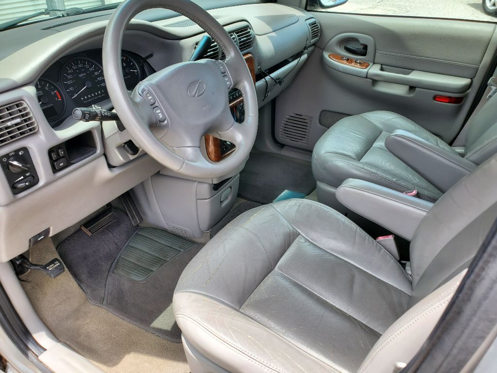 2002 Oldsmobile Silhouette - $2,750