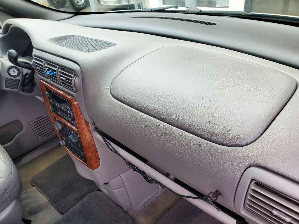 2002 Oldsmobile Silhouette - $2,750