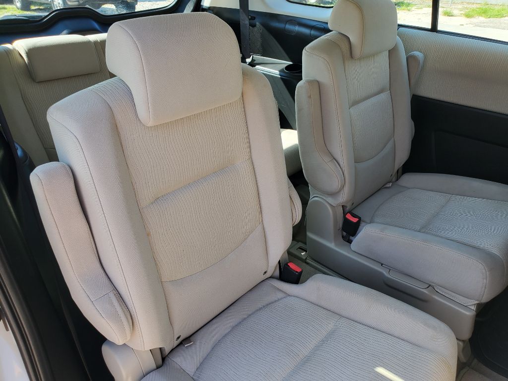 2010 MAZDA MAZDA5 - $4,250
