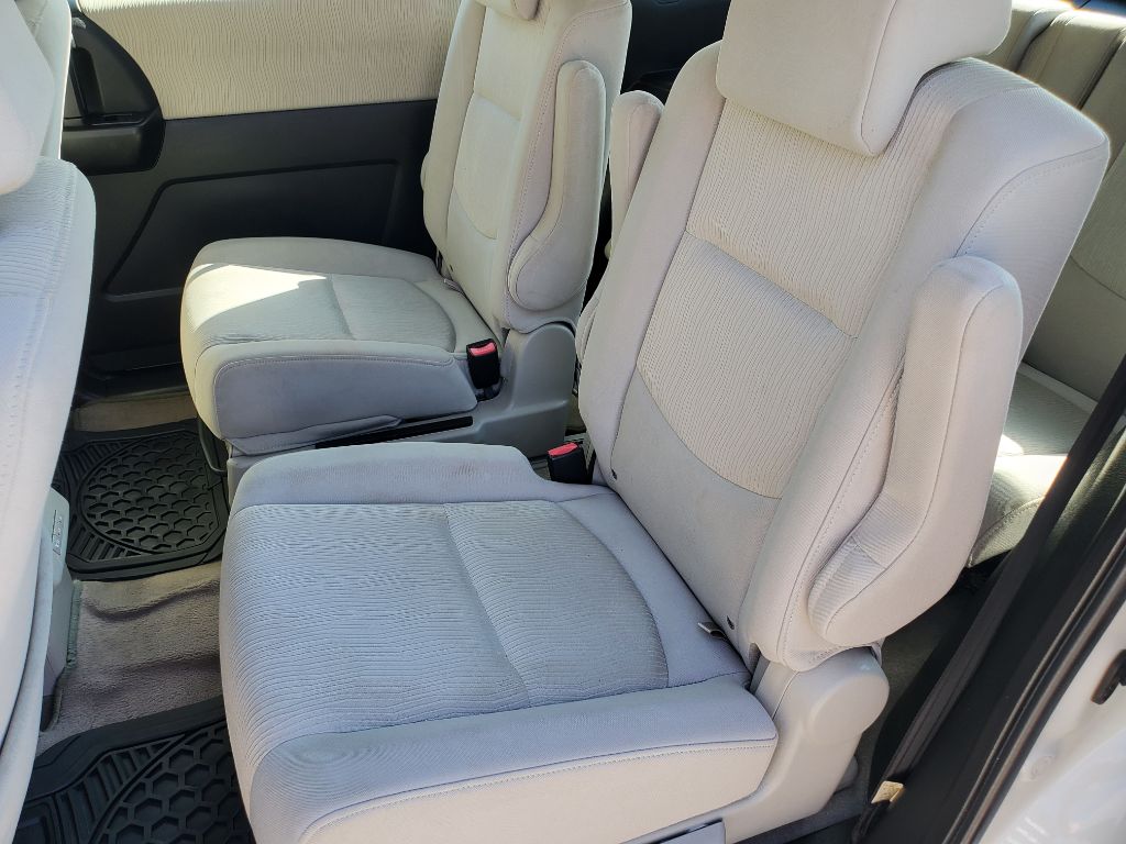 2010 MAZDA MAZDA5 - $4,250