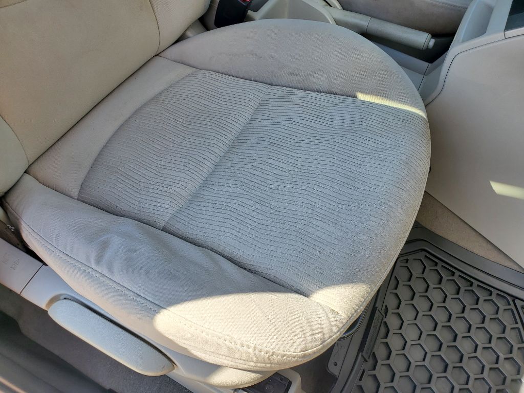 2010 MAZDA MAZDA5 - $4,250