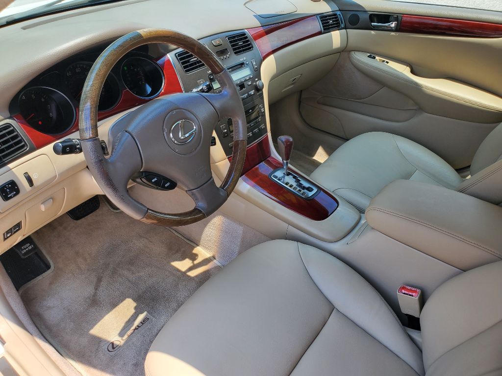 2002 Lexus ES - $7,250