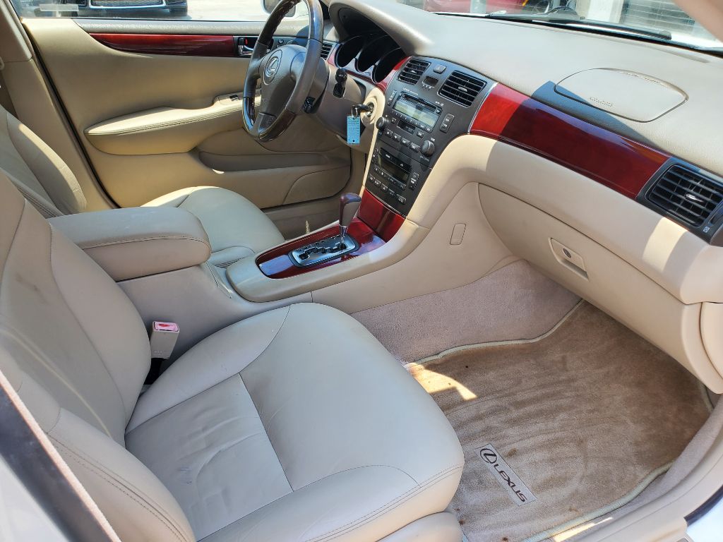 2002 Lexus ES - $7,250