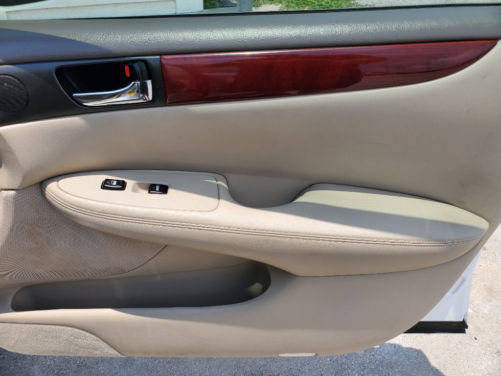 2002 Lexus ES - $7,250