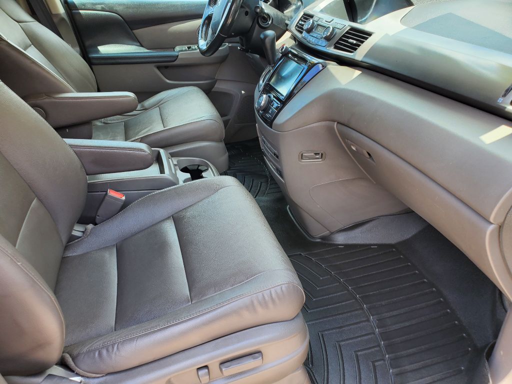 2016 Honda Odyssey - $9,750