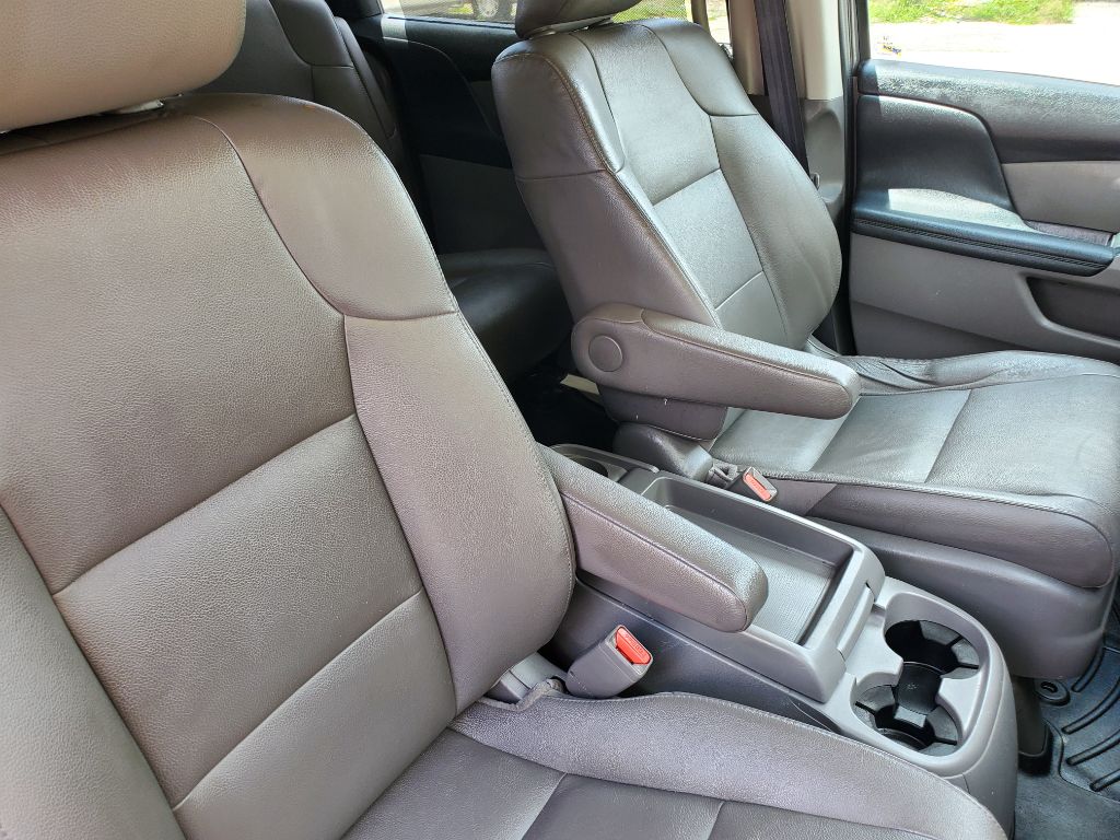 2016 Honda Odyssey - $9,750