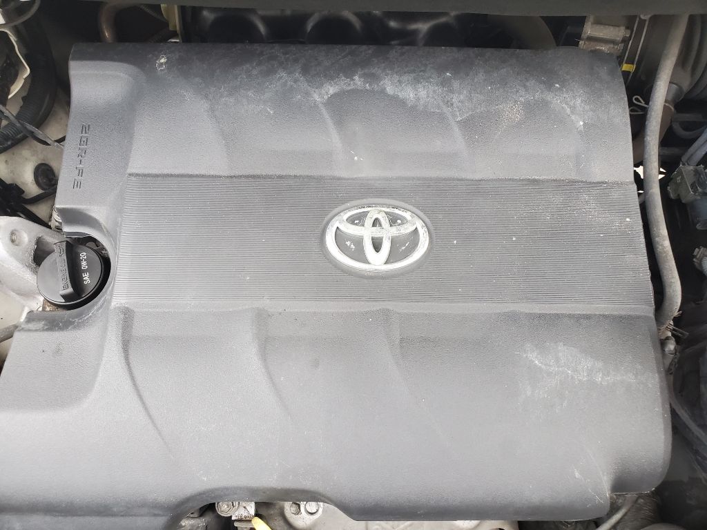2014 Toyota Sienna - $9,750