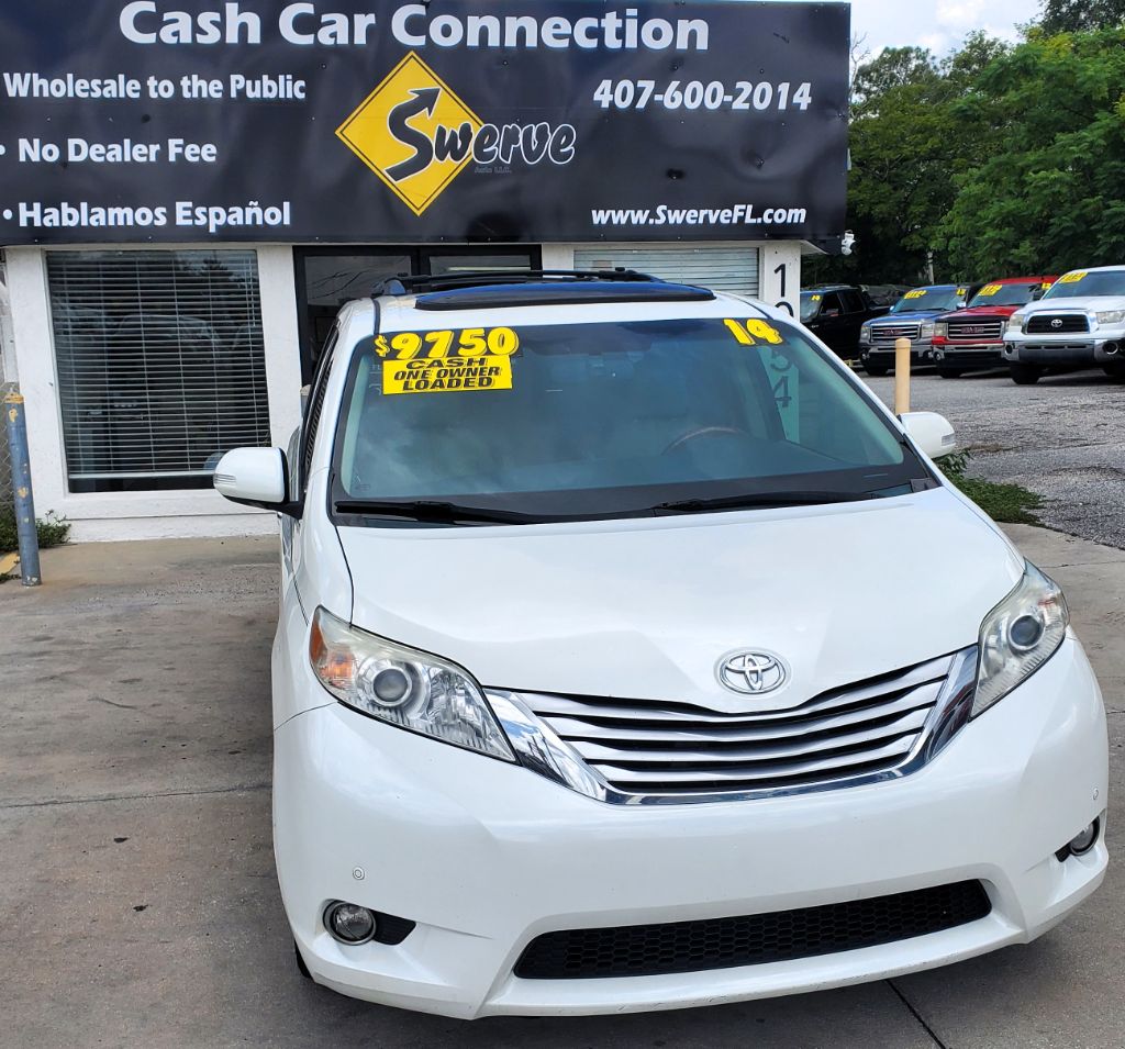 2014 Toyota Sienna - $9,750