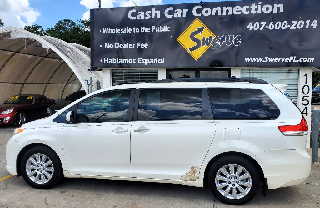 2014 Toyota Sienna - $9,750