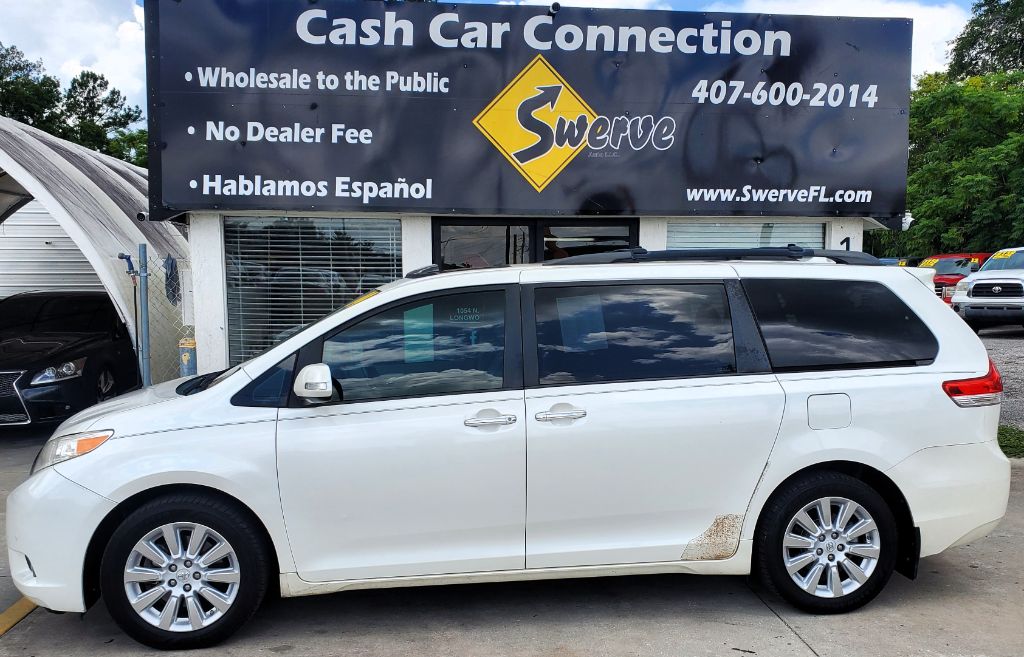 2014 Toyota Sienna - $9,750