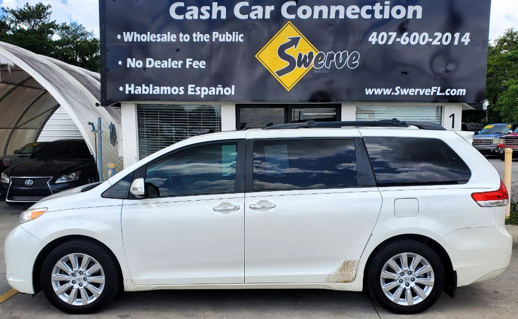 2014 Toyota Sienna - $9,750