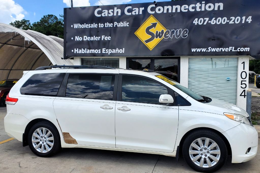 2014 Toyota Sienna - $9,750