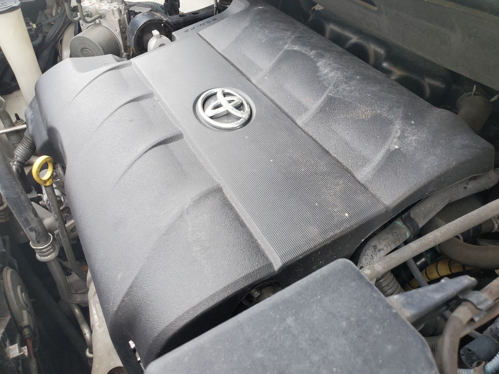2014 Toyota Sienna - $9,750
