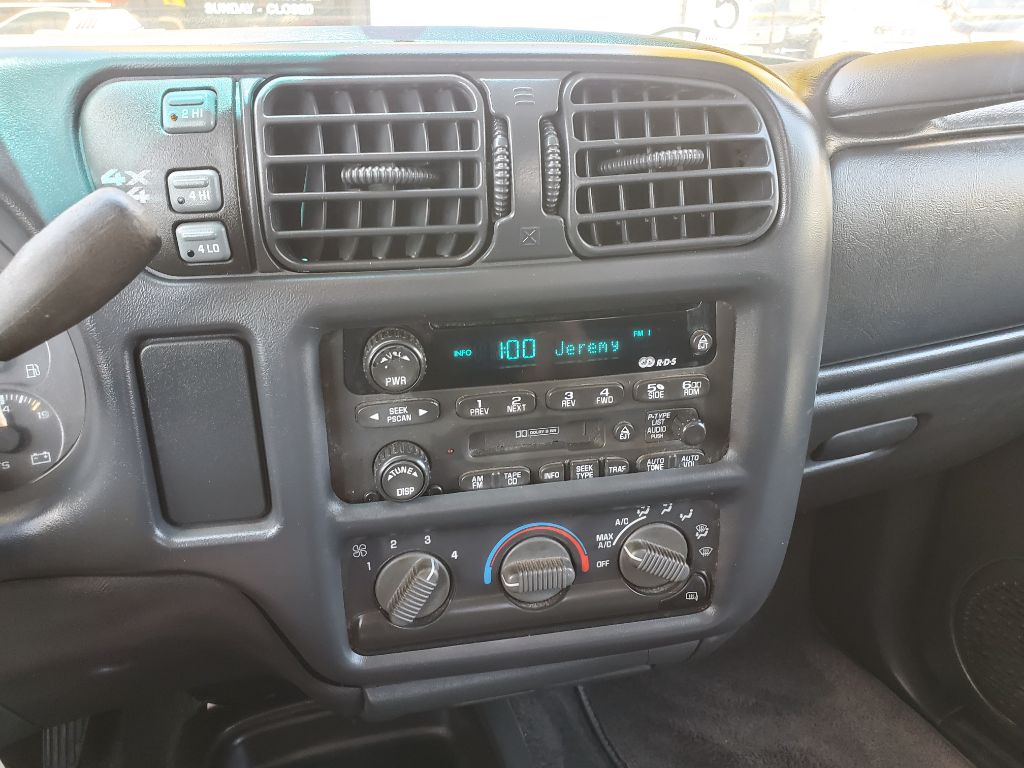 2002 Chevrolet S10 - $7,750