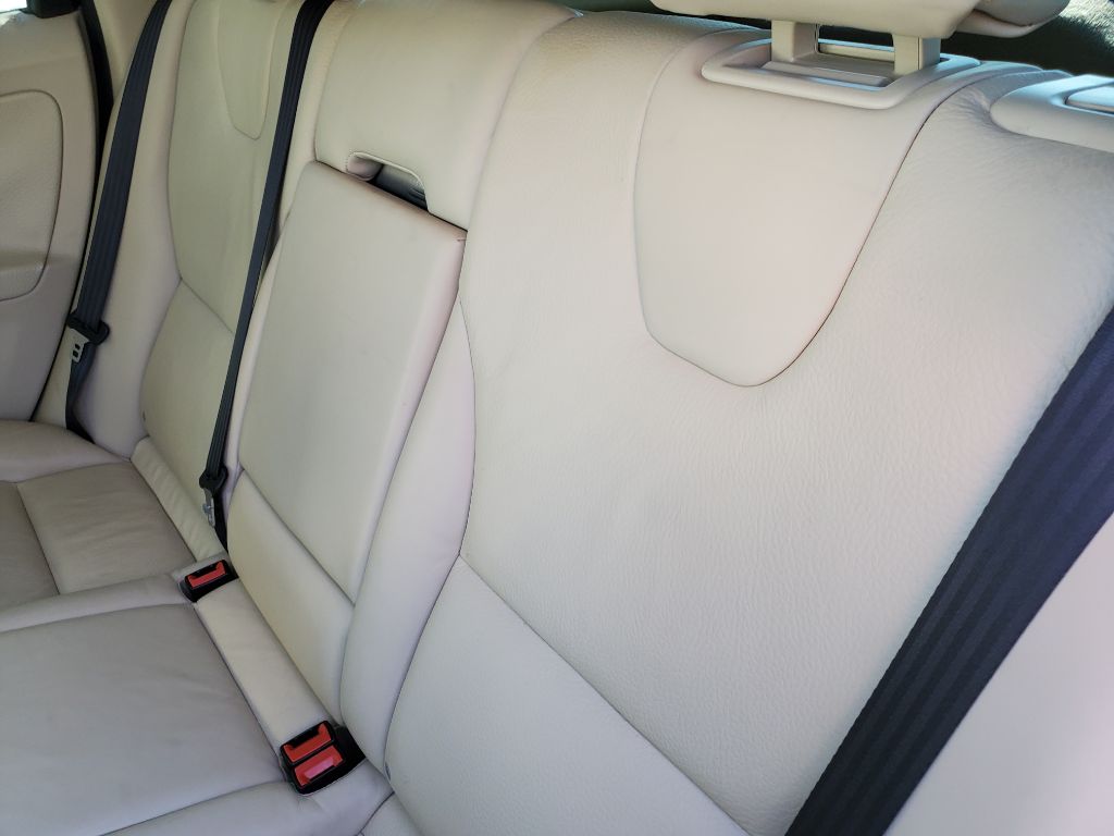 2013 Volvo XC60 - $8,750
