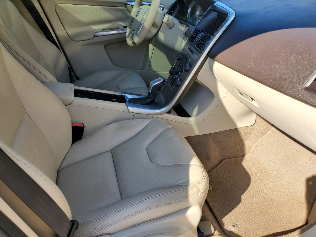 2013 Volvo XC60 - $8,750