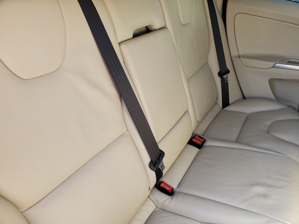 2013 Volvo XC60 - $8,750