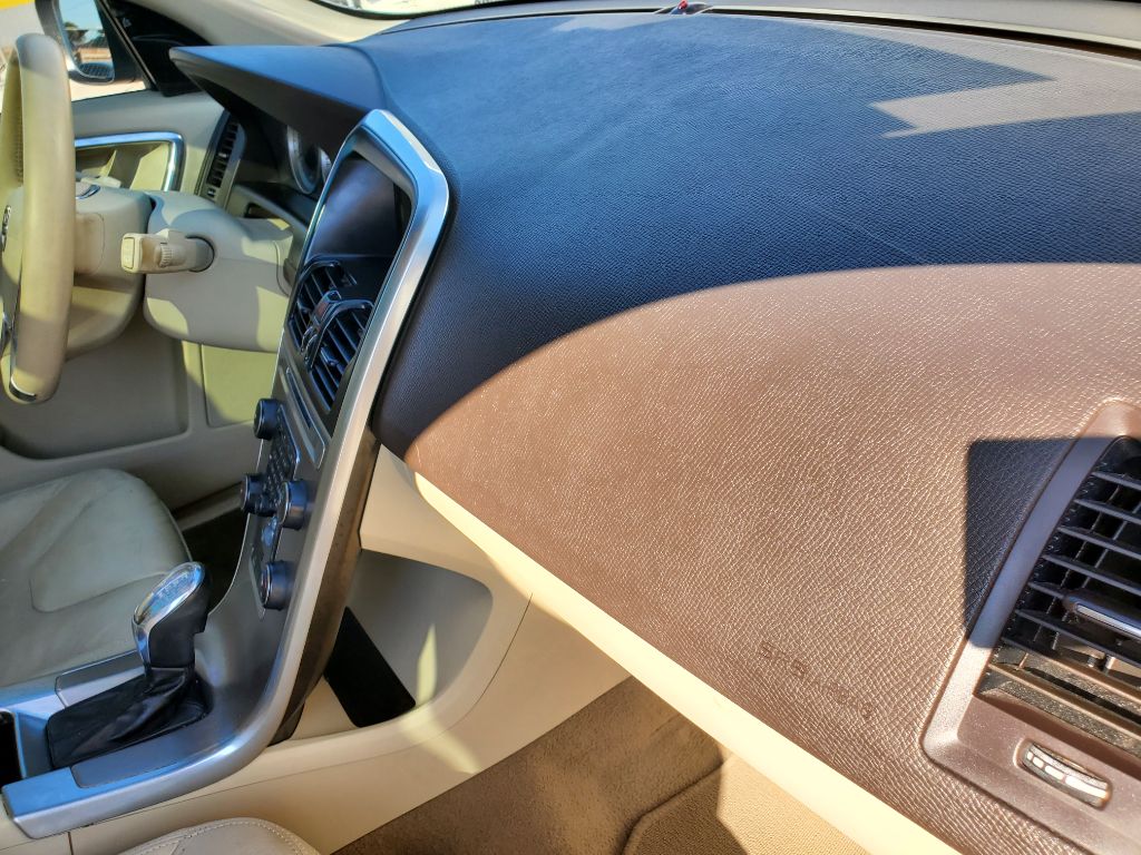 2013 Volvo XC60 - $8,750