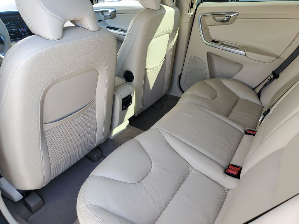 2013 Volvo XC60 - $8,750