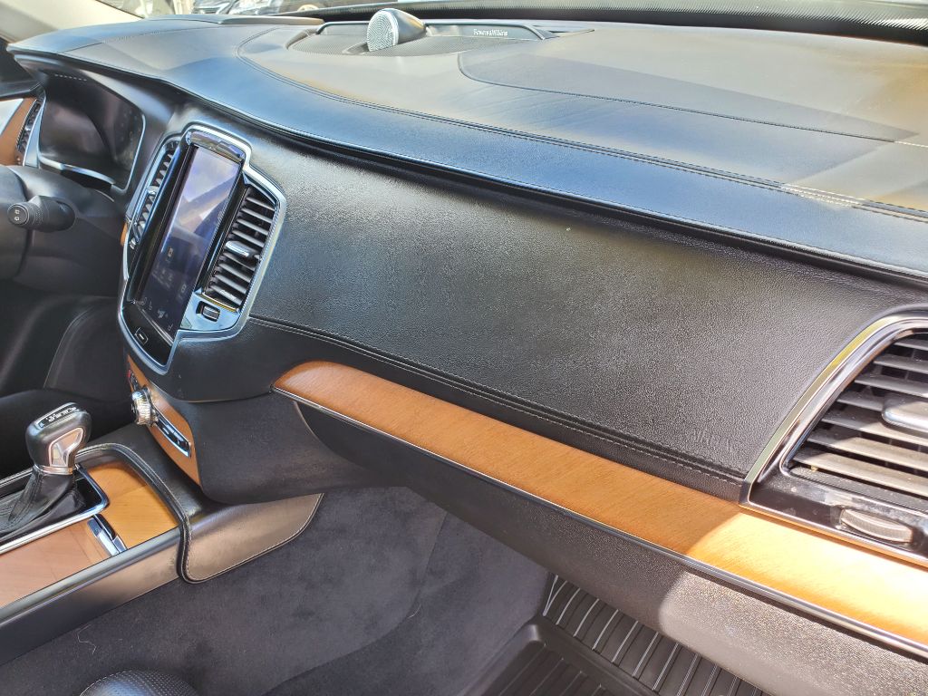 2016 Volvo XC90 - $12,750