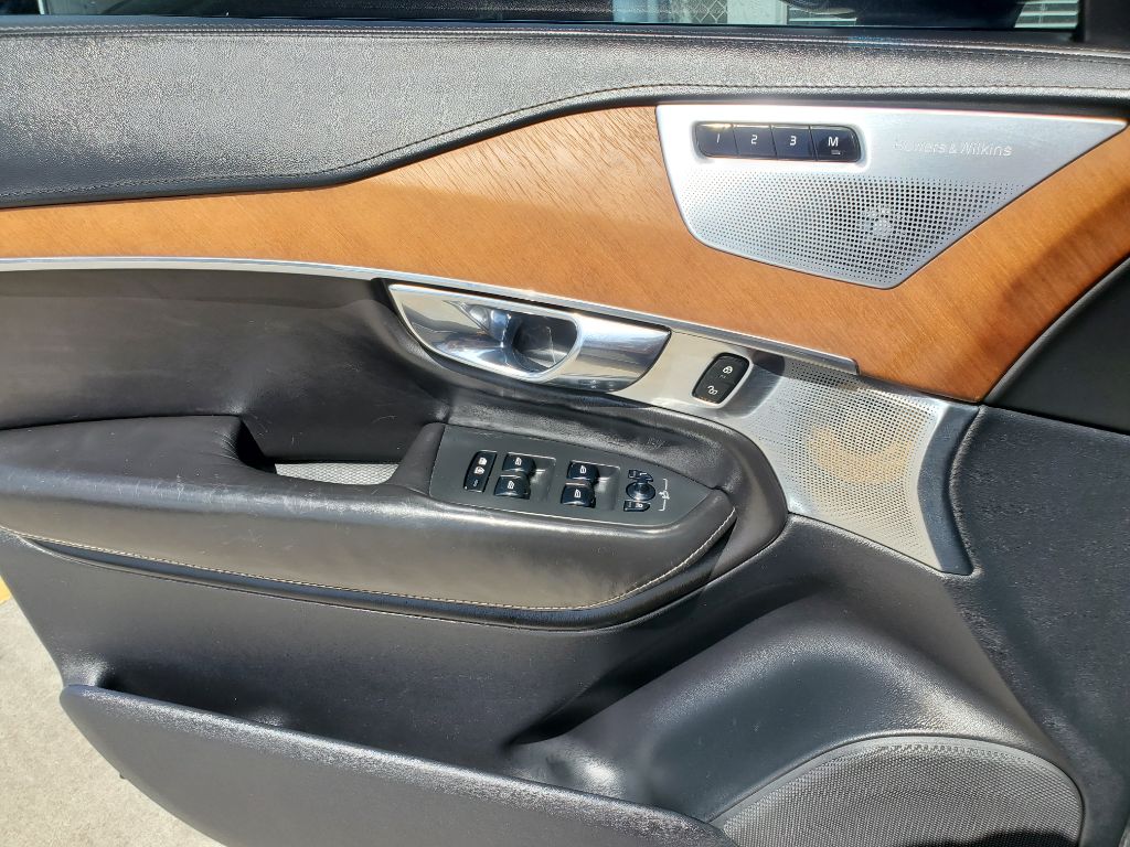 2016 Volvo XC90 - $12,750