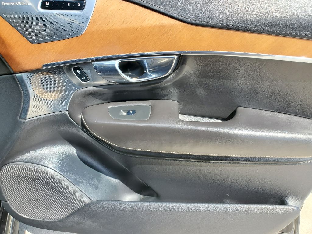2016 Volvo XC90 - $12,750