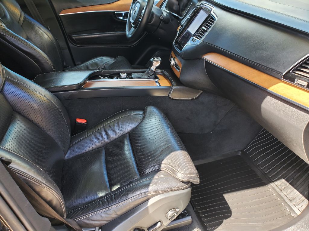 2016 Volvo XC90 - $12,750