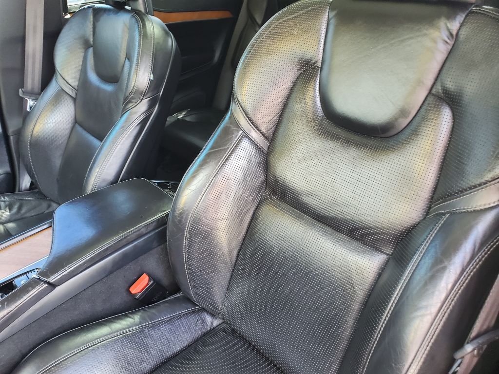 2016 Volvo XC90 - $12,750
