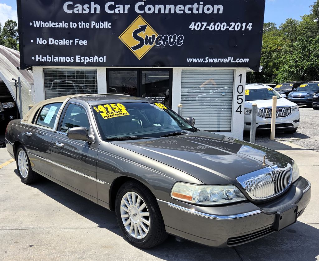 2003 Lincoln Town Car - $4,750