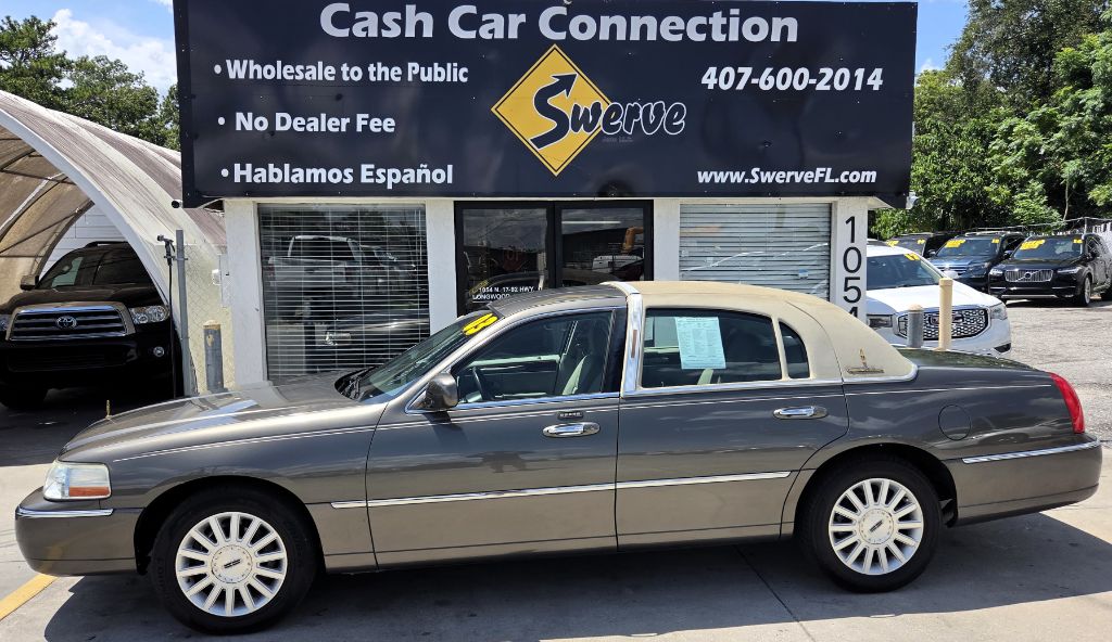 2003 Lincoln Town Car - $4,750