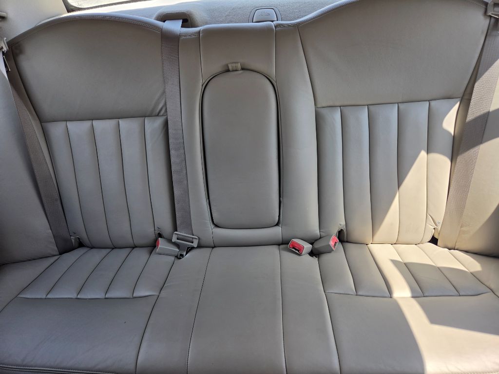 2003 Lincoln Town Car - $4,750