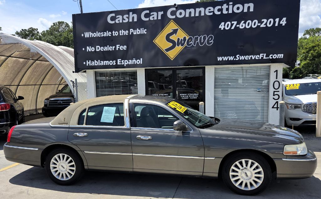 2003 Lincoln Town Car - $4,750