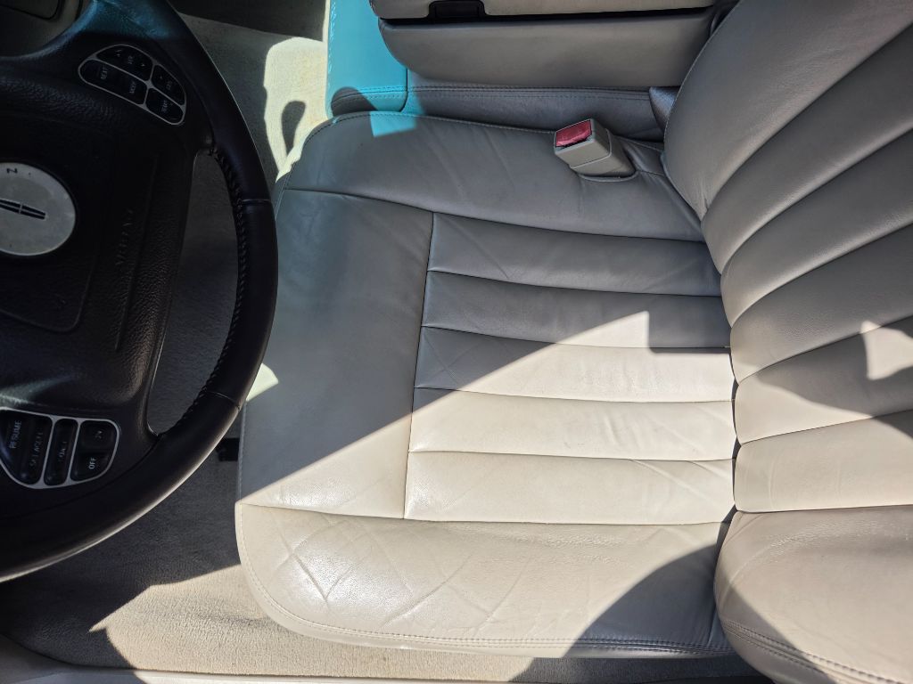 2003 Lincoln Town Car - $4,750