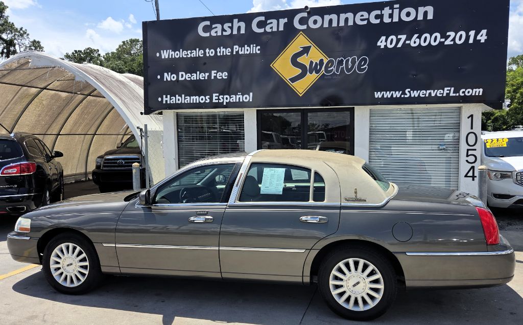 2003 Lincoln Town Car - $4,750