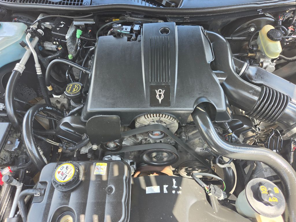 2003 Lincoln Town Car - $4,750
