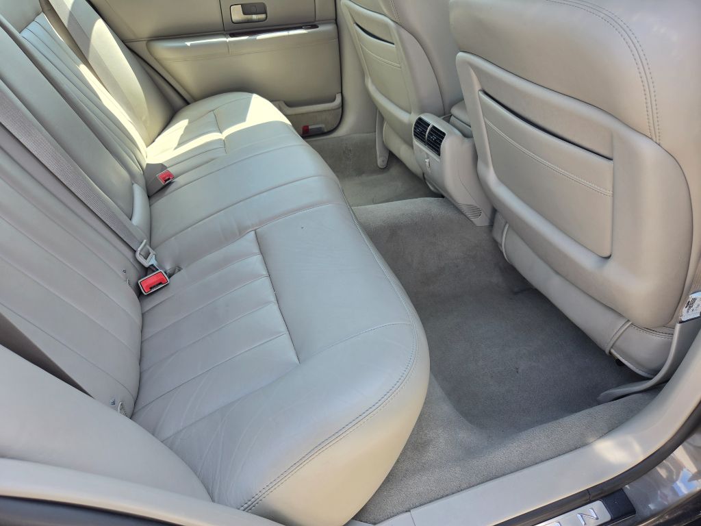 2003 Lincoln Town Car - $4,750