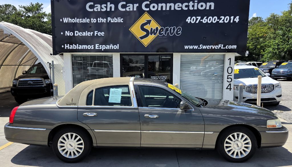 2003 Lincoln Town Car - $4,750