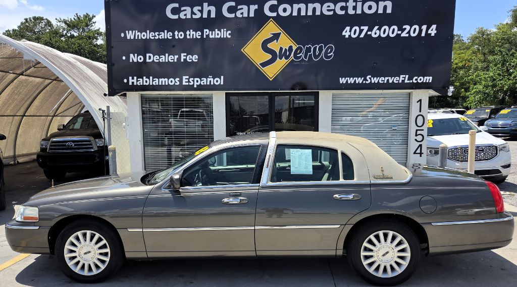 2003 Lincoln Town Car - $4,750