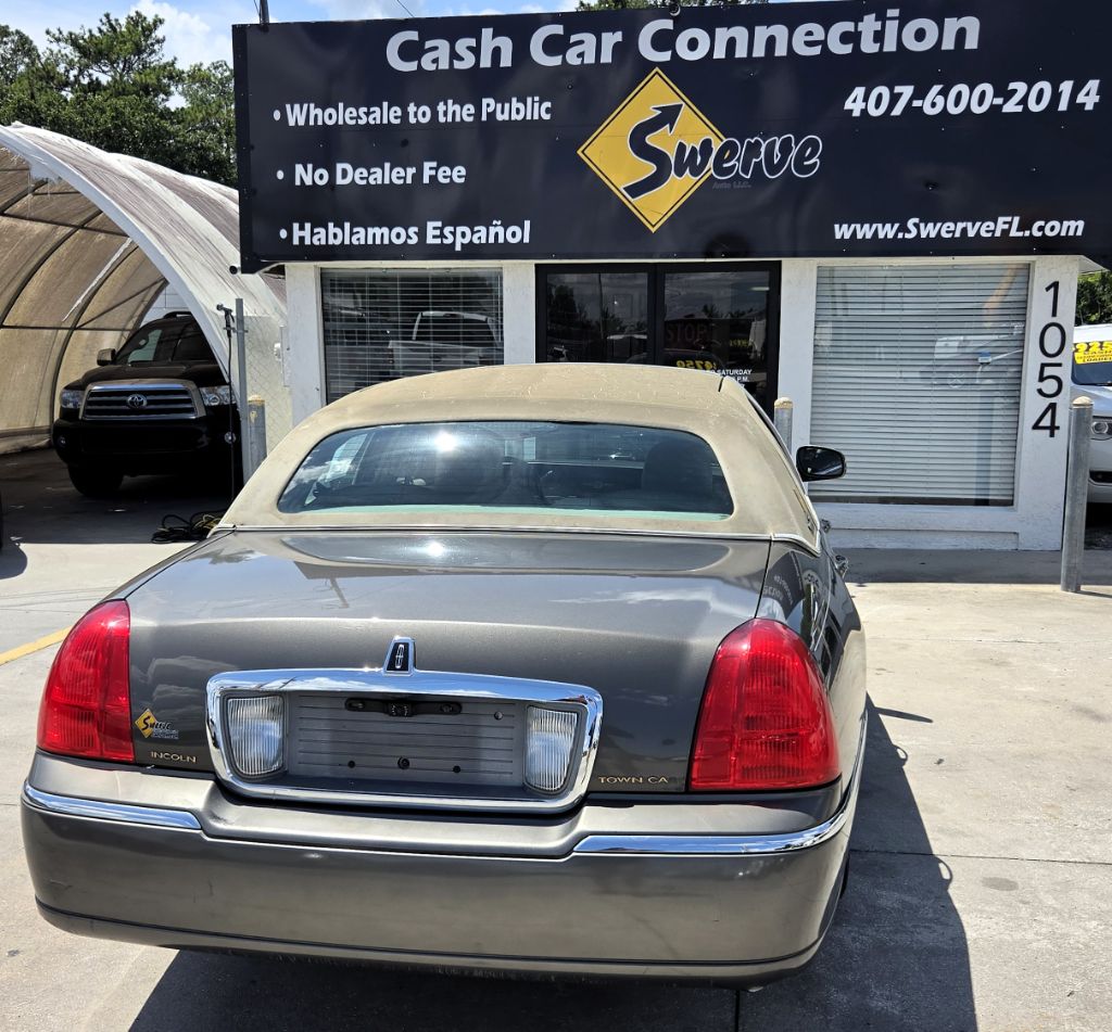 2003 Lincoln Town Car - $4,750