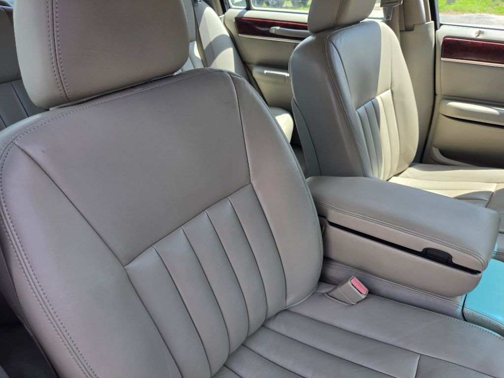 2003 Lincoln Town Car - $4,750