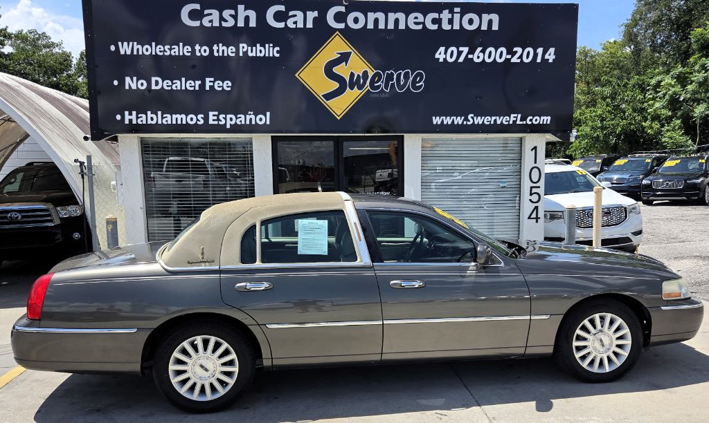 2003 Lincoln Town Car - $4,750