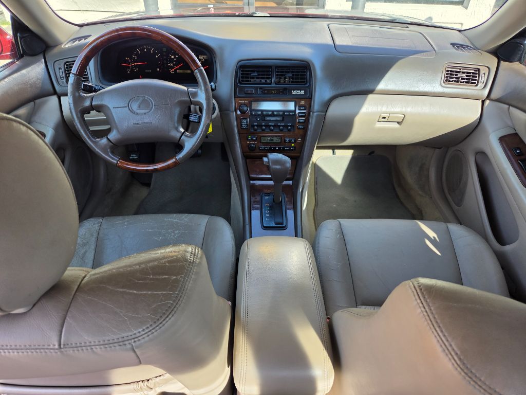 2001 Lexus ES - $3,750