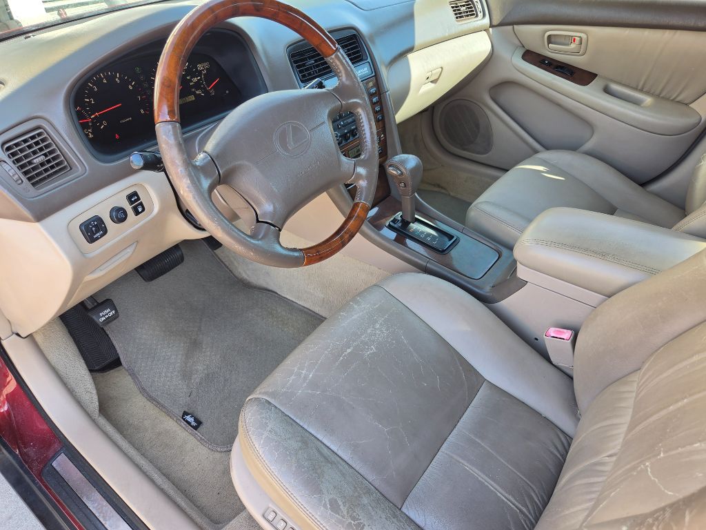 2001 Lexus ES - $3,750