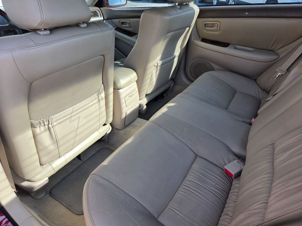 2001 Lexus ES - $3,750