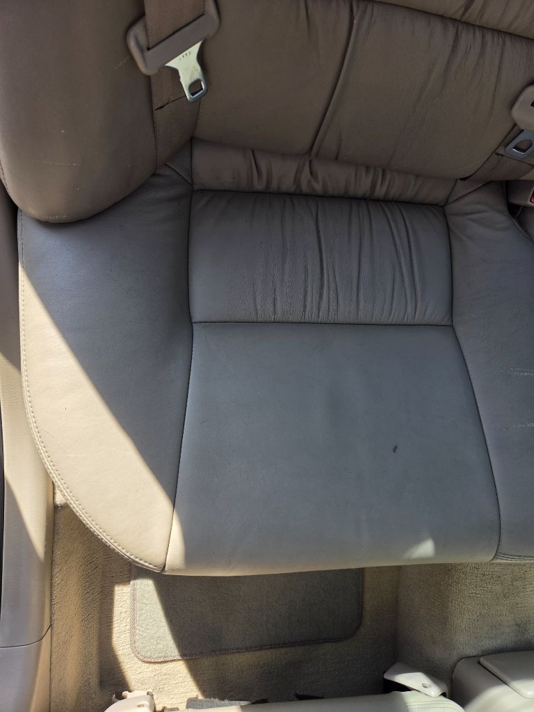 2001 Lexus ES - $3,750