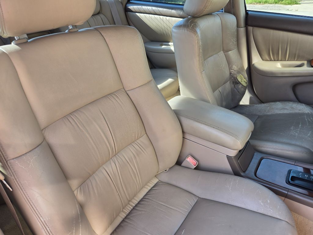 2001 Lexus ES - $3,750