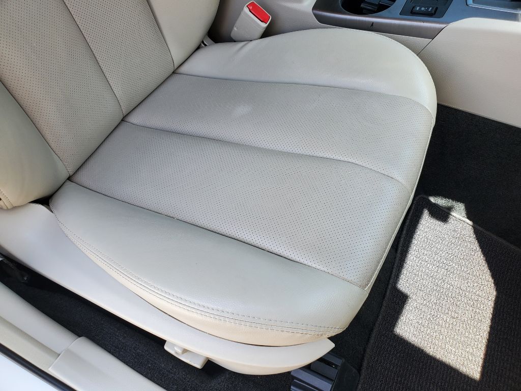 2012 Subaru Outback - $7,750