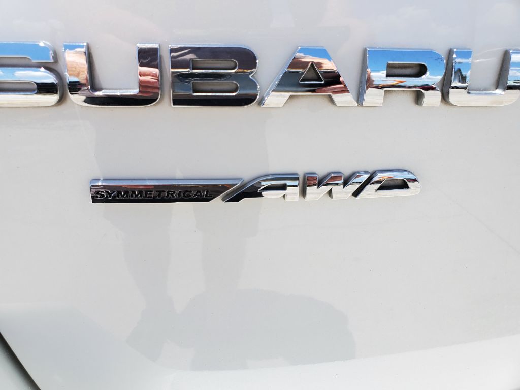 2012 Subaru Outback - $7,750