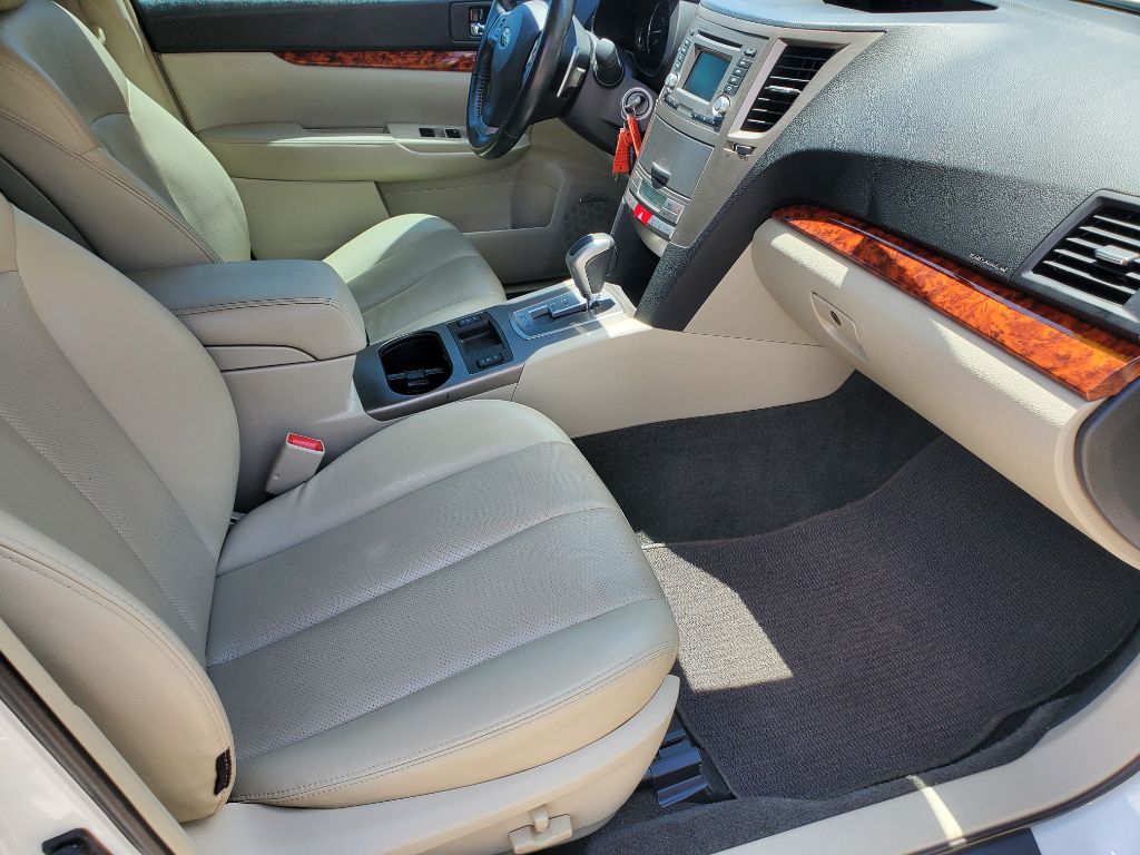 2012 Subaru Outback - $7,750