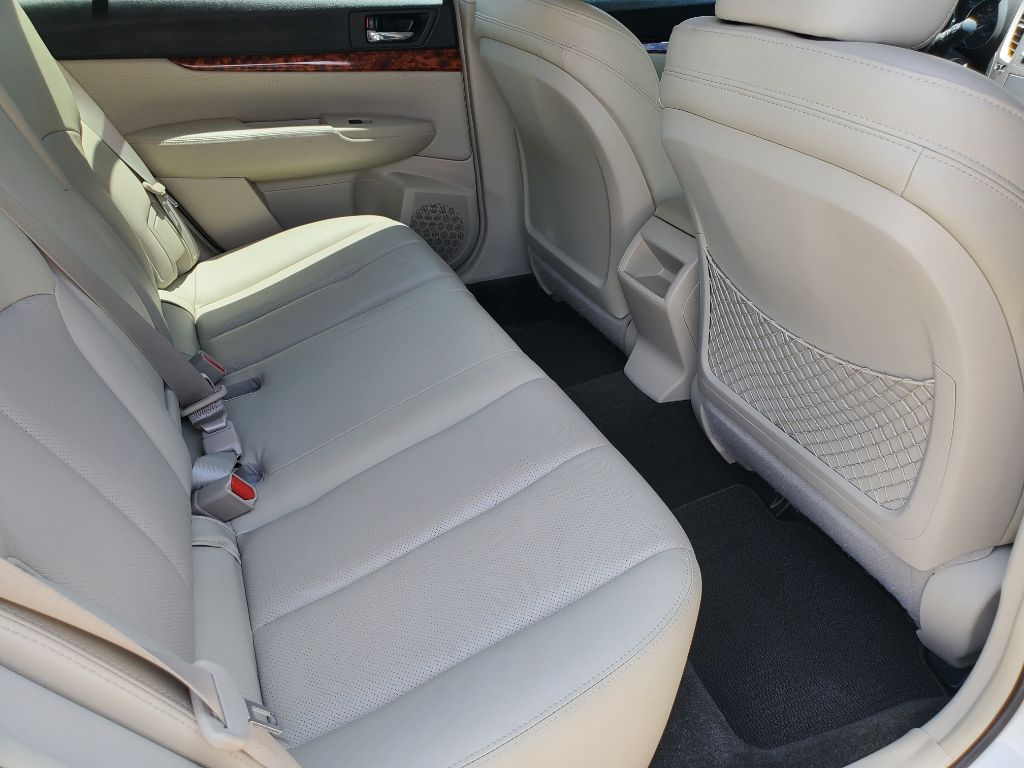 2012 Subaru Outback - $7,750